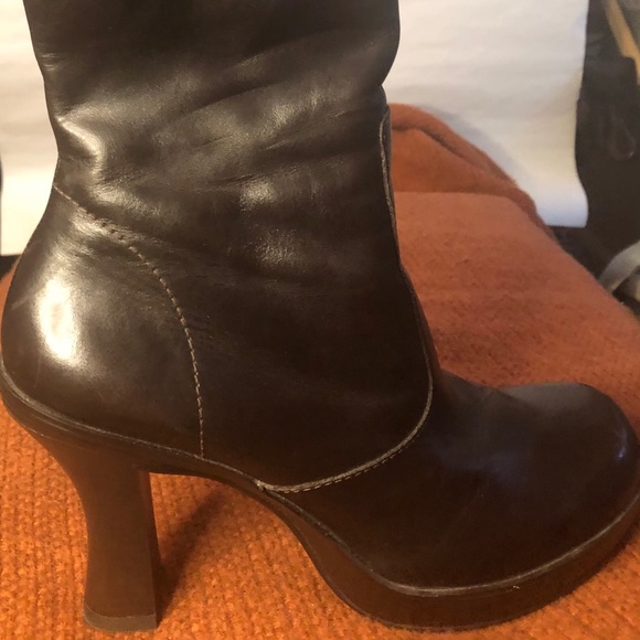 Gianni Bini (8.5M) Chocolate Brown Boots w 2” heel - Picture 11 of 16